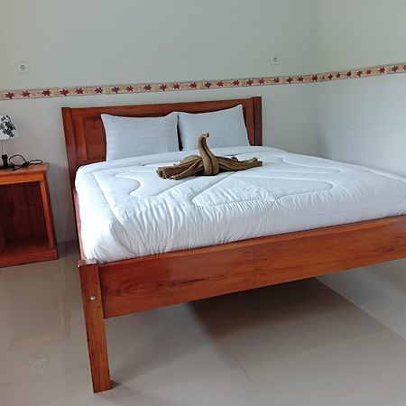 Buda'S Homestay Lemukih بوليلينغْ المظهر الخارجي الصورة
