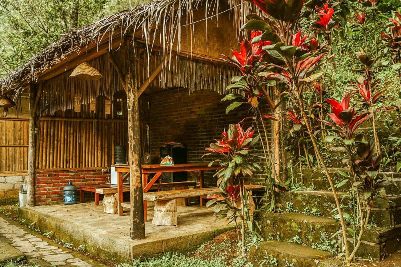 Buda'S Homestay Lemukih بوليلينغْ المظهر الخارجي الصورة