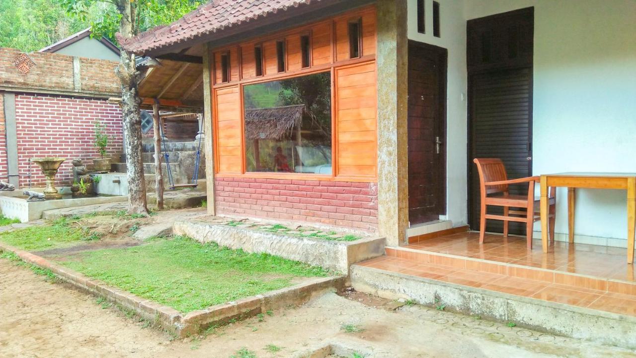 Buda'S Homestay Lemukih بوليلينغْ المظهر الخارجي الصورة