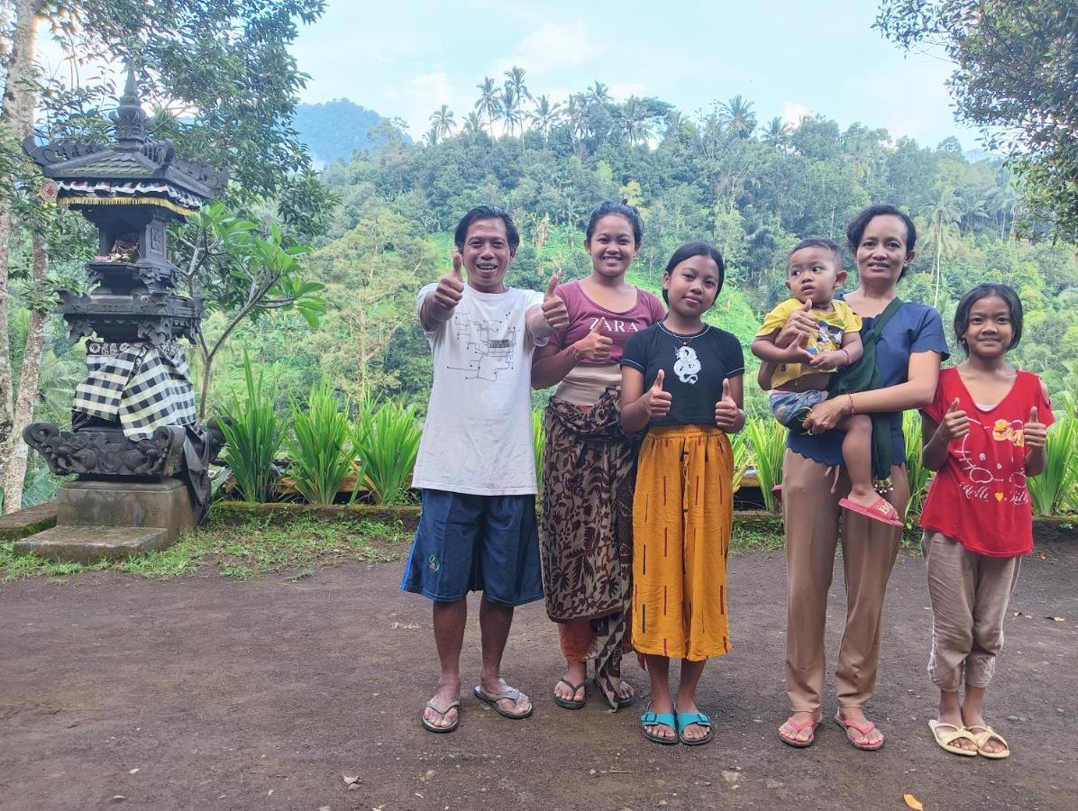 Buda'S Homestay Lemukih بوليلينغْ المظهر الخارجي الصورة