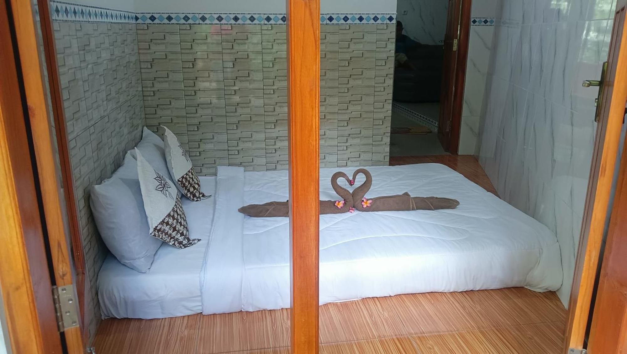Buda'S Homestay Lemukih بوليلينغْ المظهر الخارجي الصورة