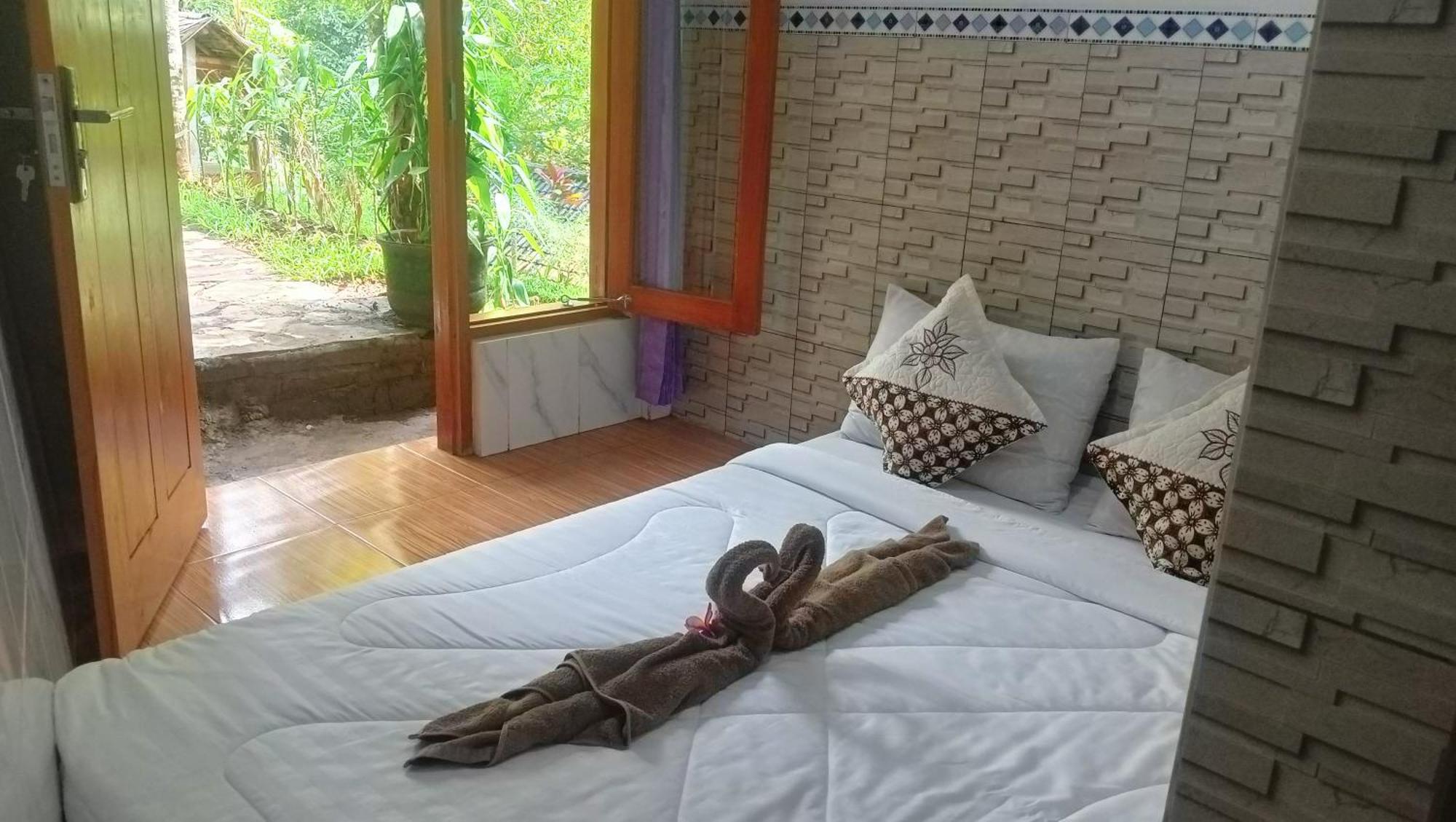Buda'S Homestay Lemukih بوليلينغْ المظهر الخارجي الصورة