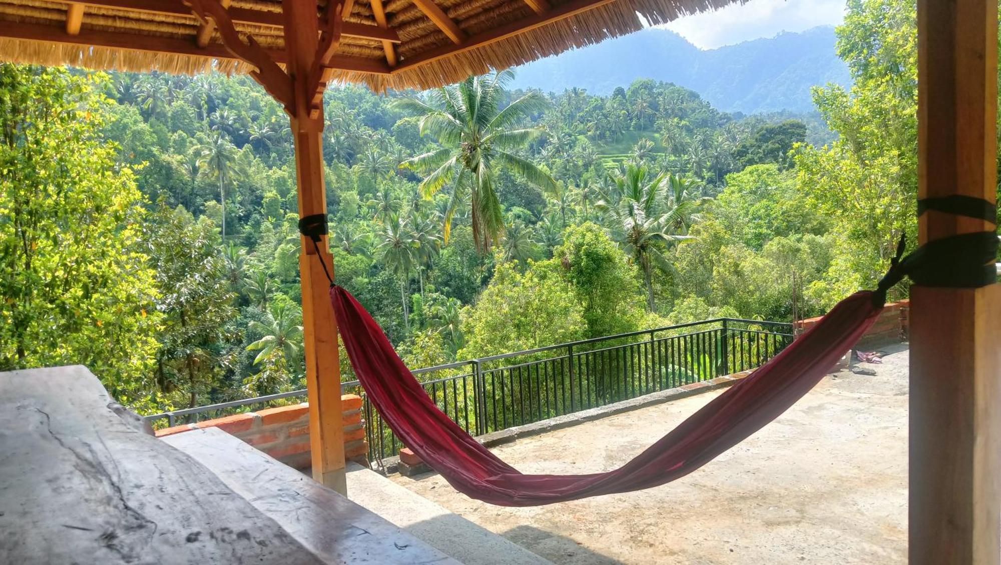 Buda'S Homestay Lemukih بوليلينغْ المظهر الخارجي الصورة