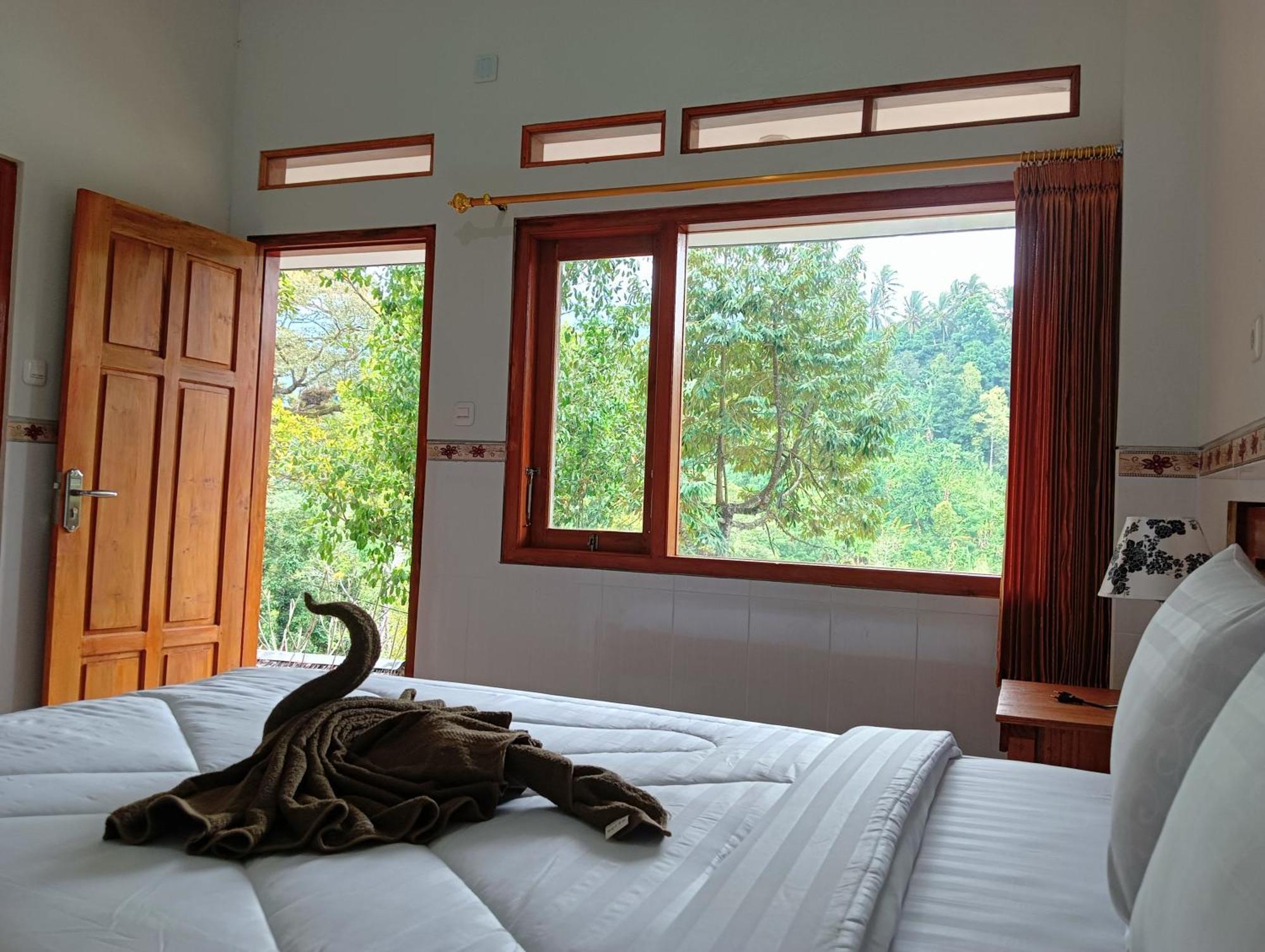 Buda'S Homestay Lemukih بوليلينغْ المظهر الخارجي الصورة